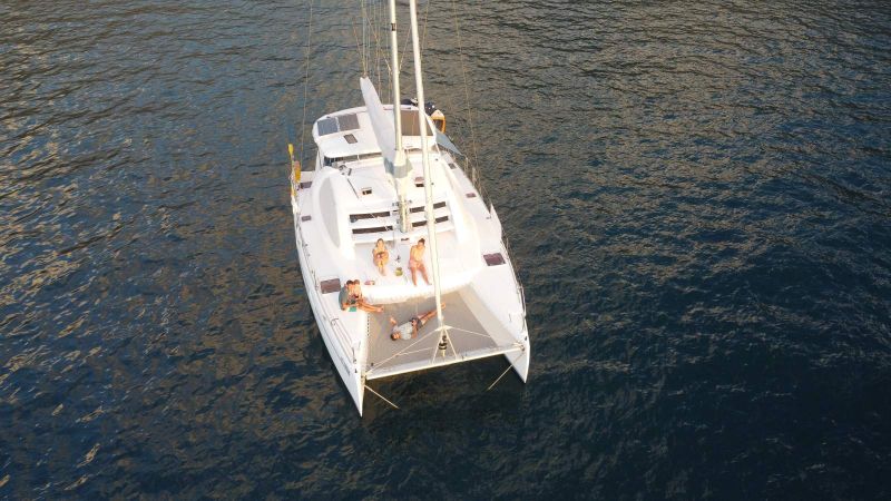 Toake Ona vu du ciel, passagers sur le trampoline